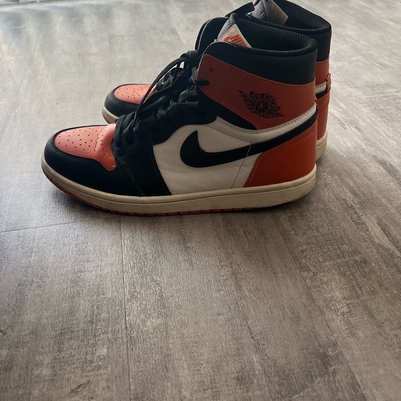 Shattered Backboard - Picture 1 of 5